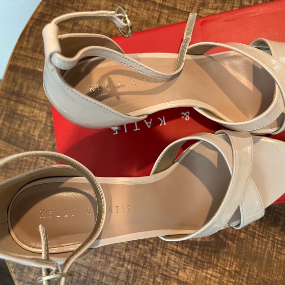 Women’s heels - Picture 2 of 4